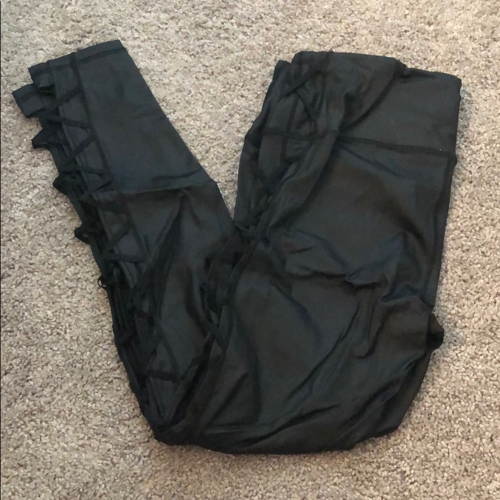 Victoria sport laced up leggings